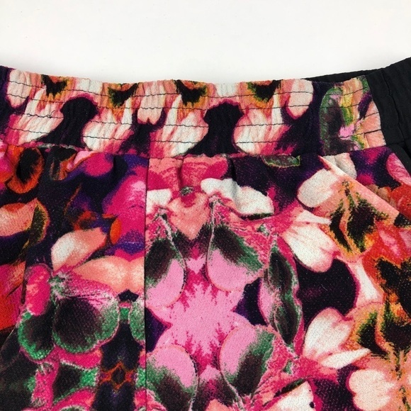 Ya Los Angeles Womens Shorts, Black Floral Medium - Picture 4 of 8